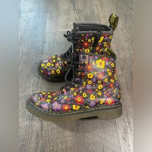 DR. MARTENS Delaney Floral Leather Girls Boots